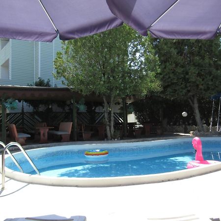 Hostel Papagal Varna ภายนอก รูปภาพ