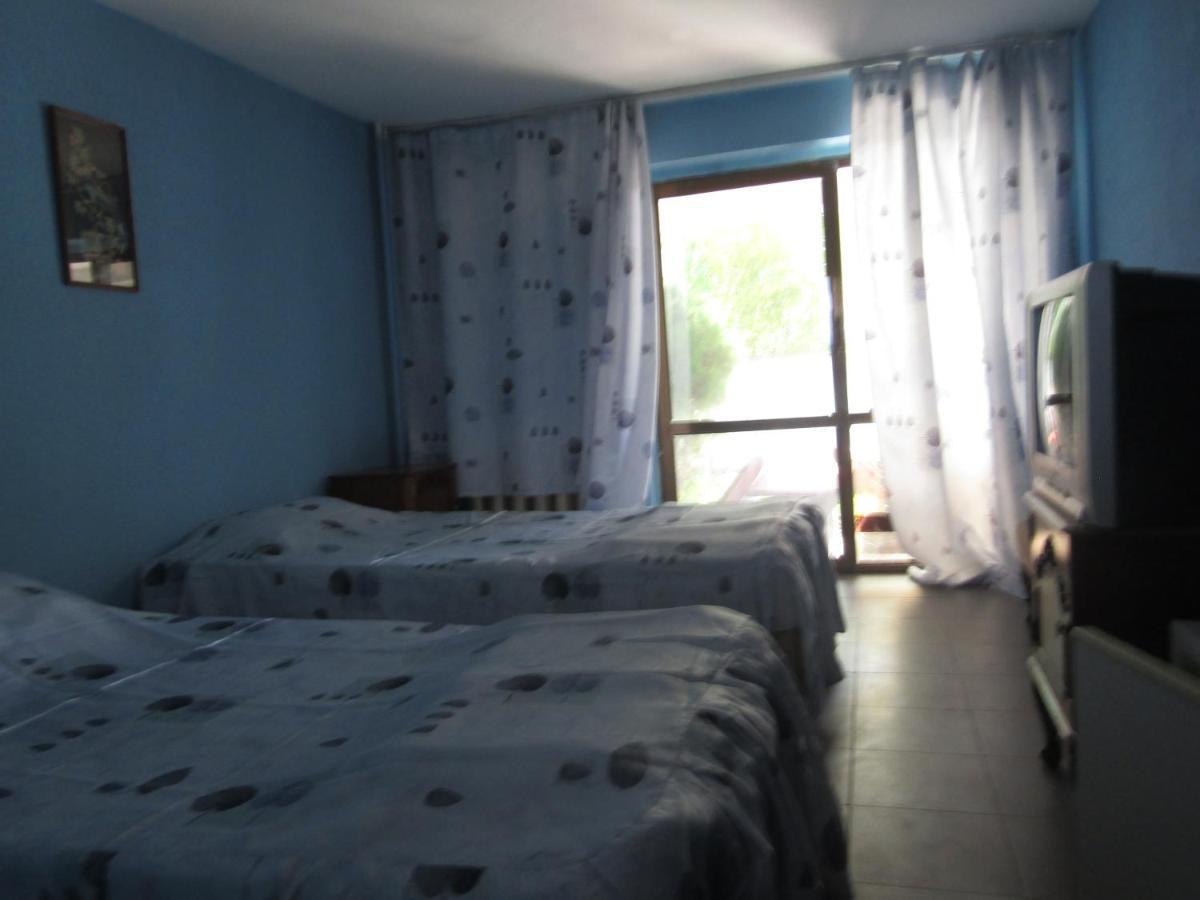 Hostel Papagal Varna ภายนอก รูปภาพ