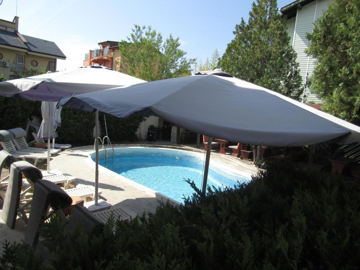 Hostel Papagal Varna ภายนอก รูปภาพ