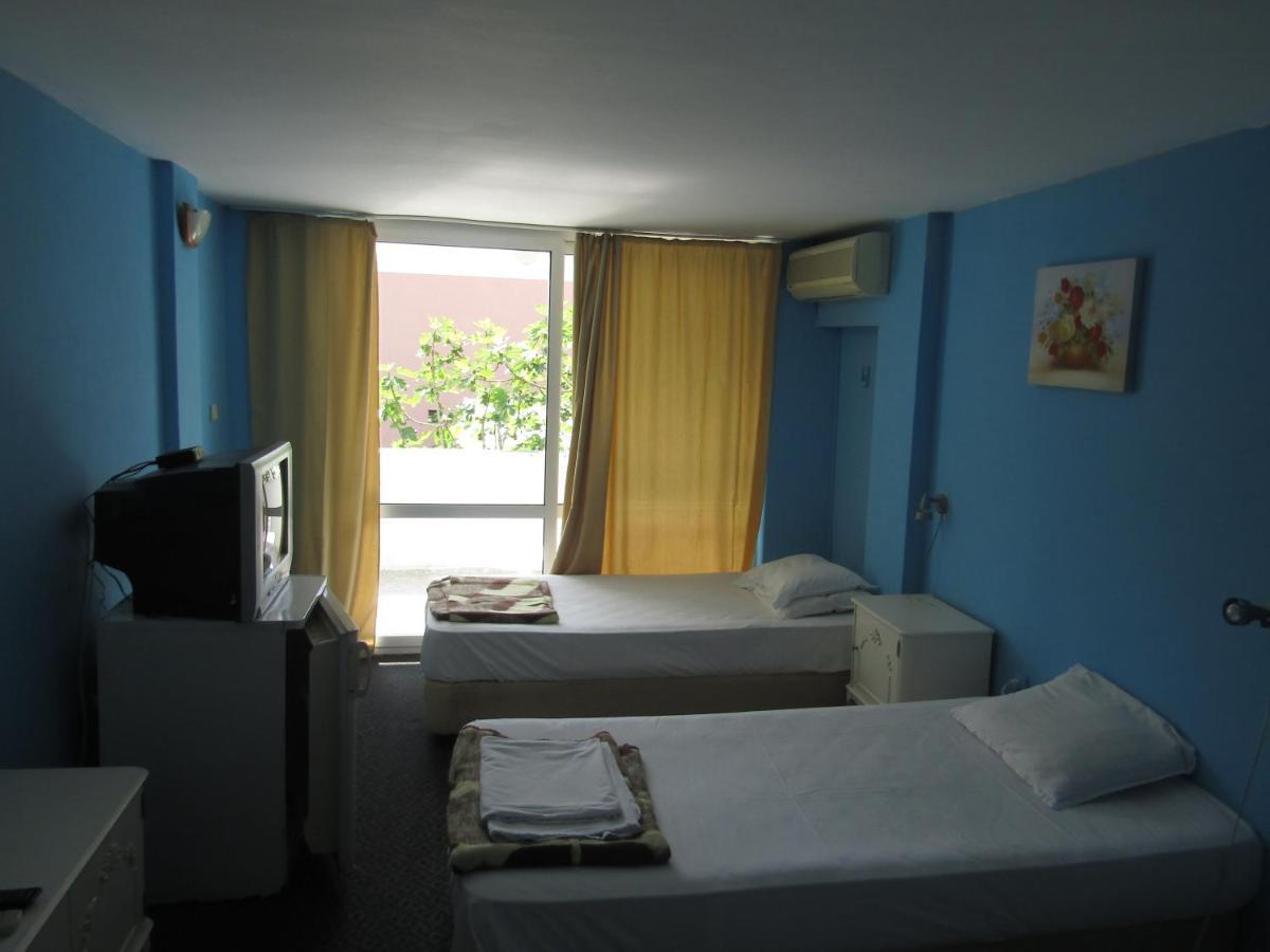 Hostel Papagal Varna ภายนอก รูปภาพ