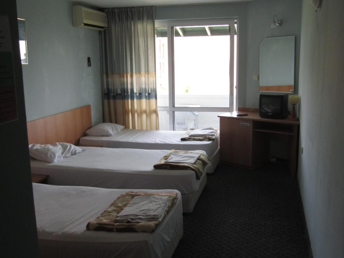 Hostel Papagal Varna ภายนอก รูปภาพ