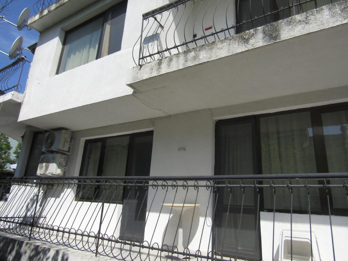 Hostel Papagal Varna ภายนอก รูปภาพ