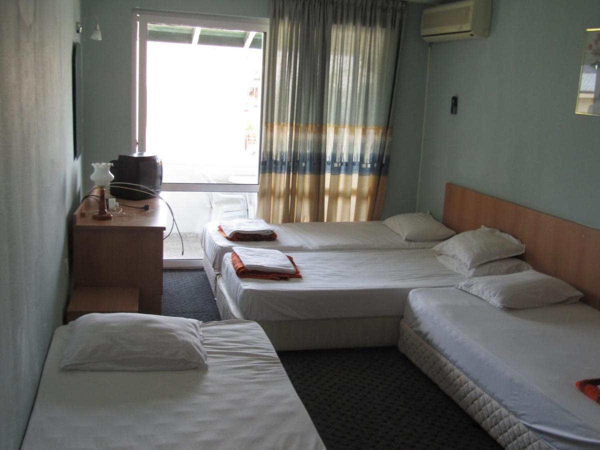 Hostel Papagal Varna ภายนอก รูปภาพ