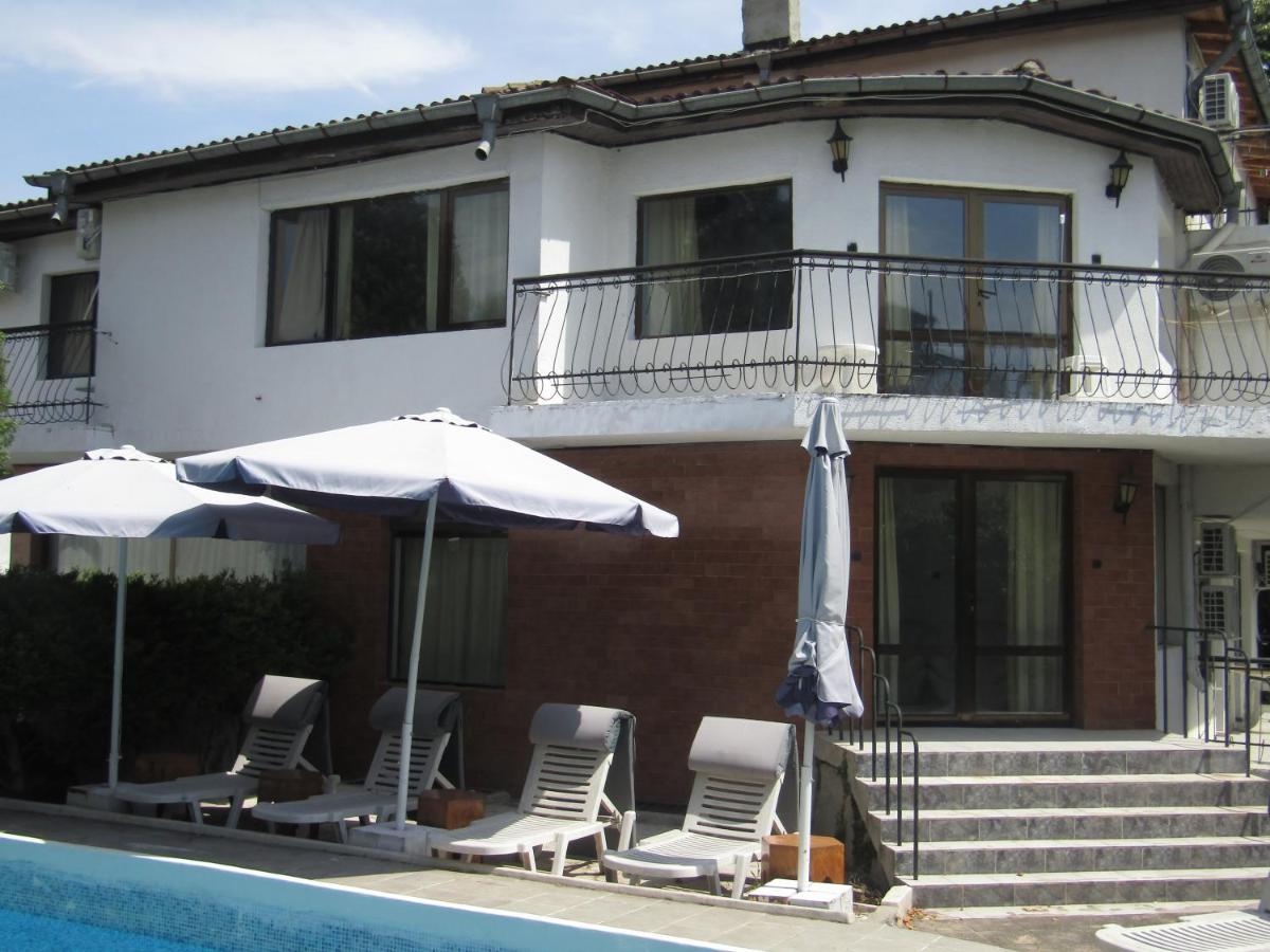 Hostel Papagal Varna ภายนอก รูปภาพ