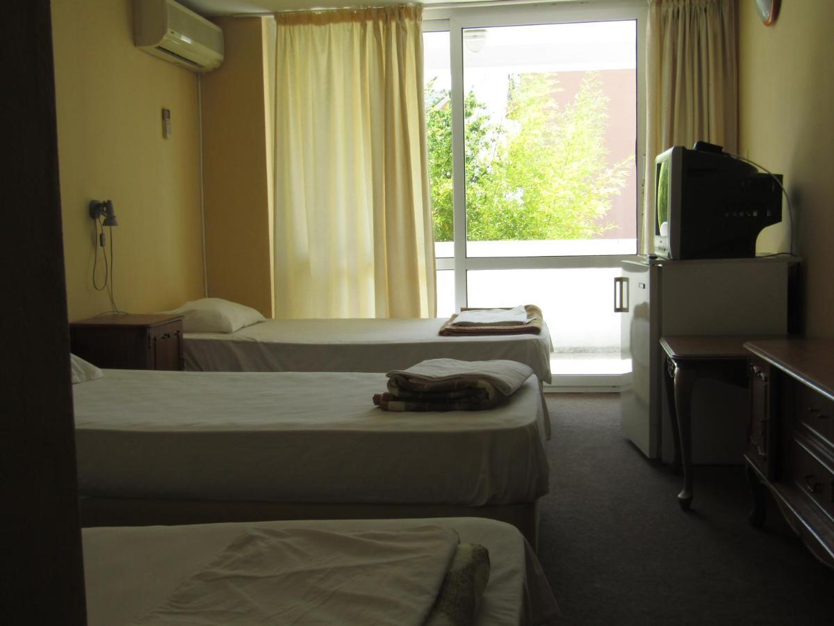 Hostel Papagal Varna ภายนอก รูปภาพ