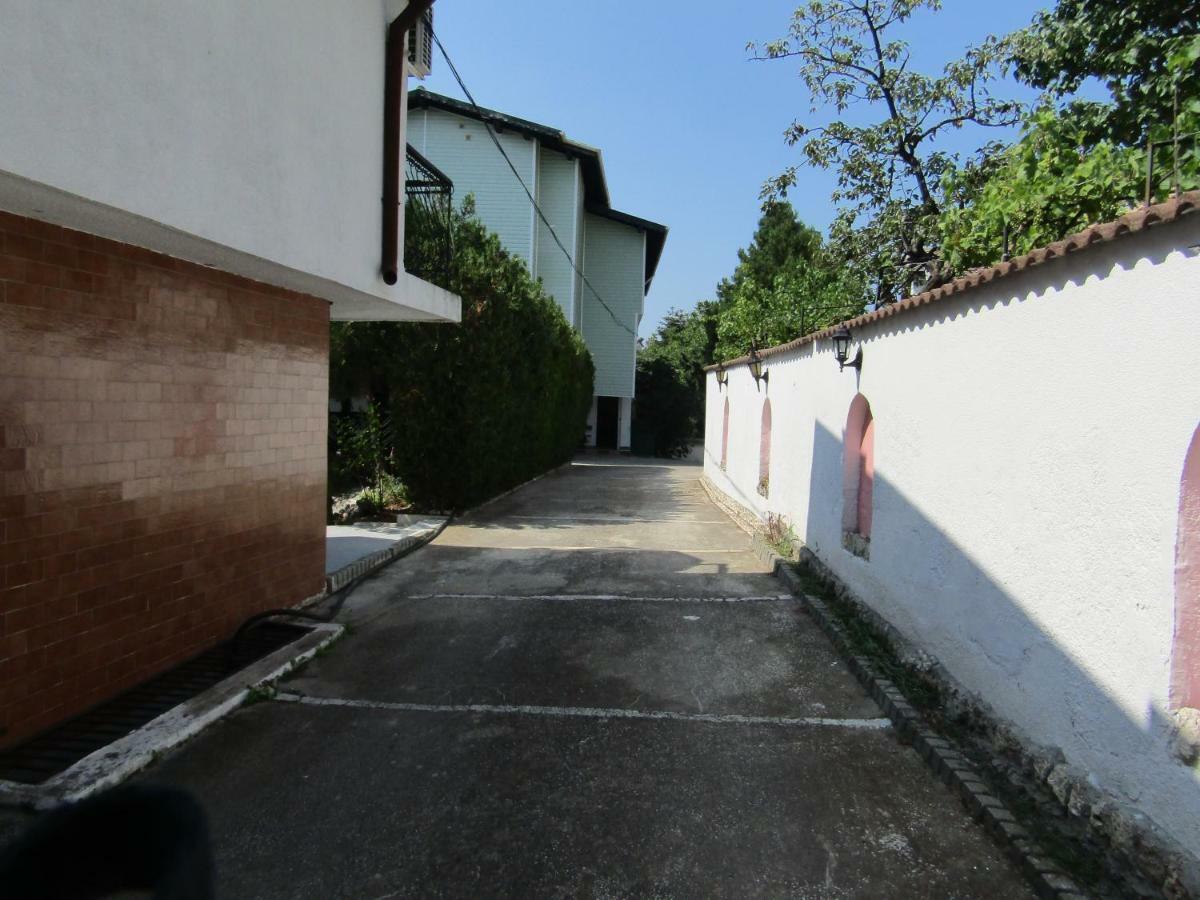 Hostel Papagal Varna ภายนอก รูปภาพ