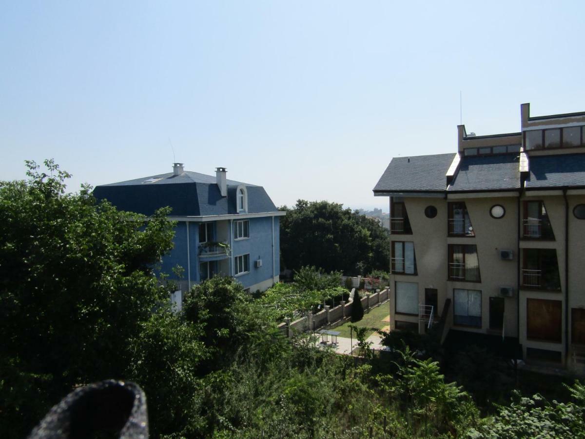 Hostel Papagal Varna ภายนอก รูปภาพ