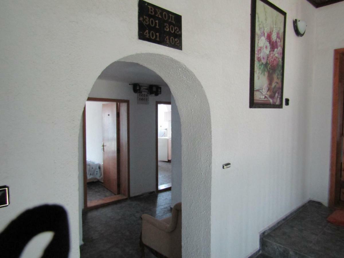 Hostel Papagal Varna ภายนอก รูปภาพ