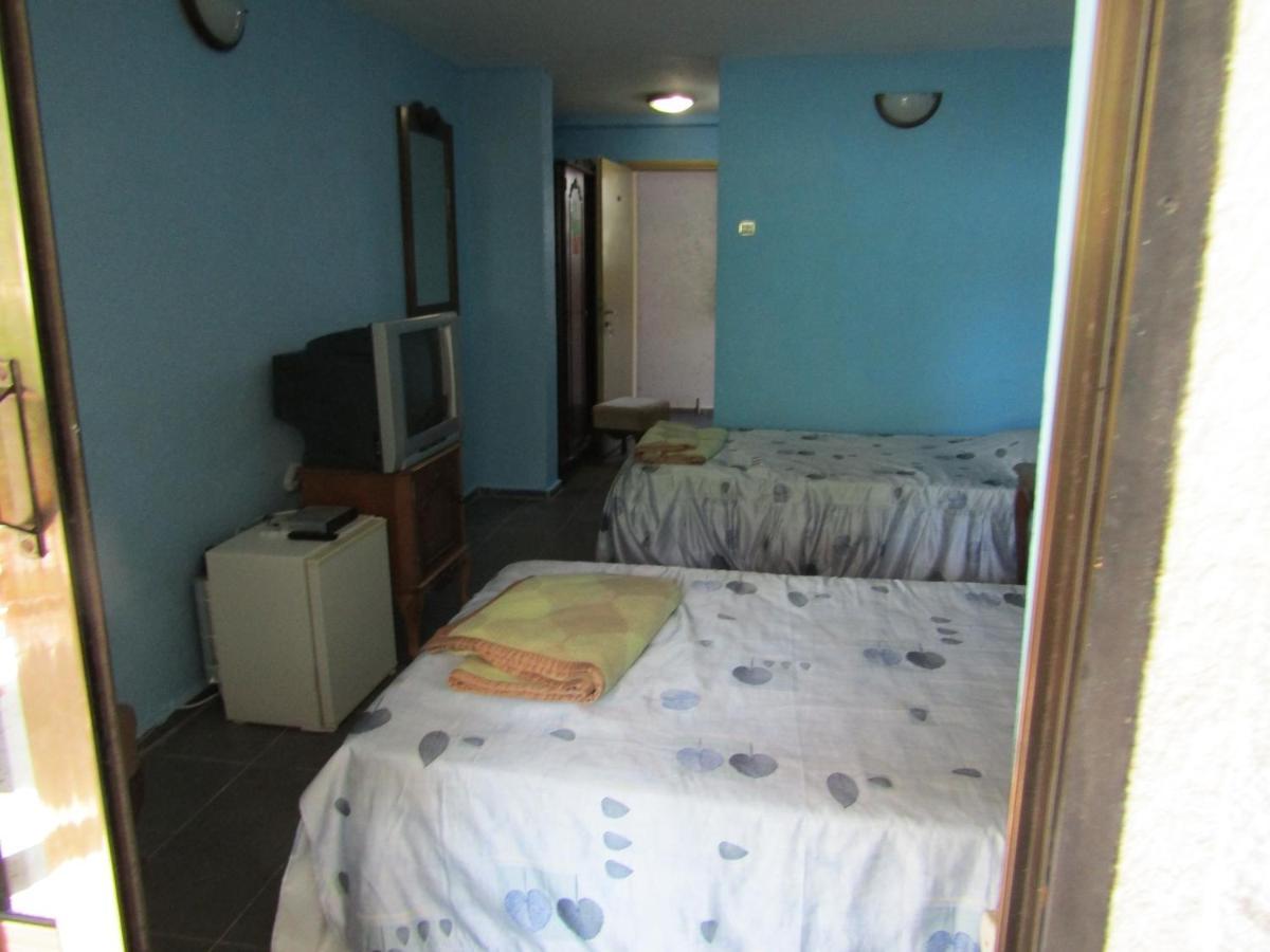 Hostel Papagal Varna ภายนอก รูปภาพ