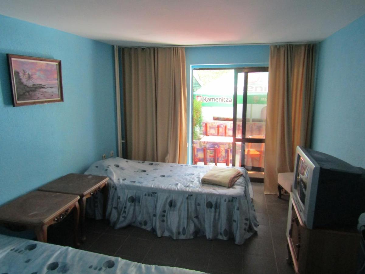 Hostel Papagal Varna ภายนอก รูปภาพ